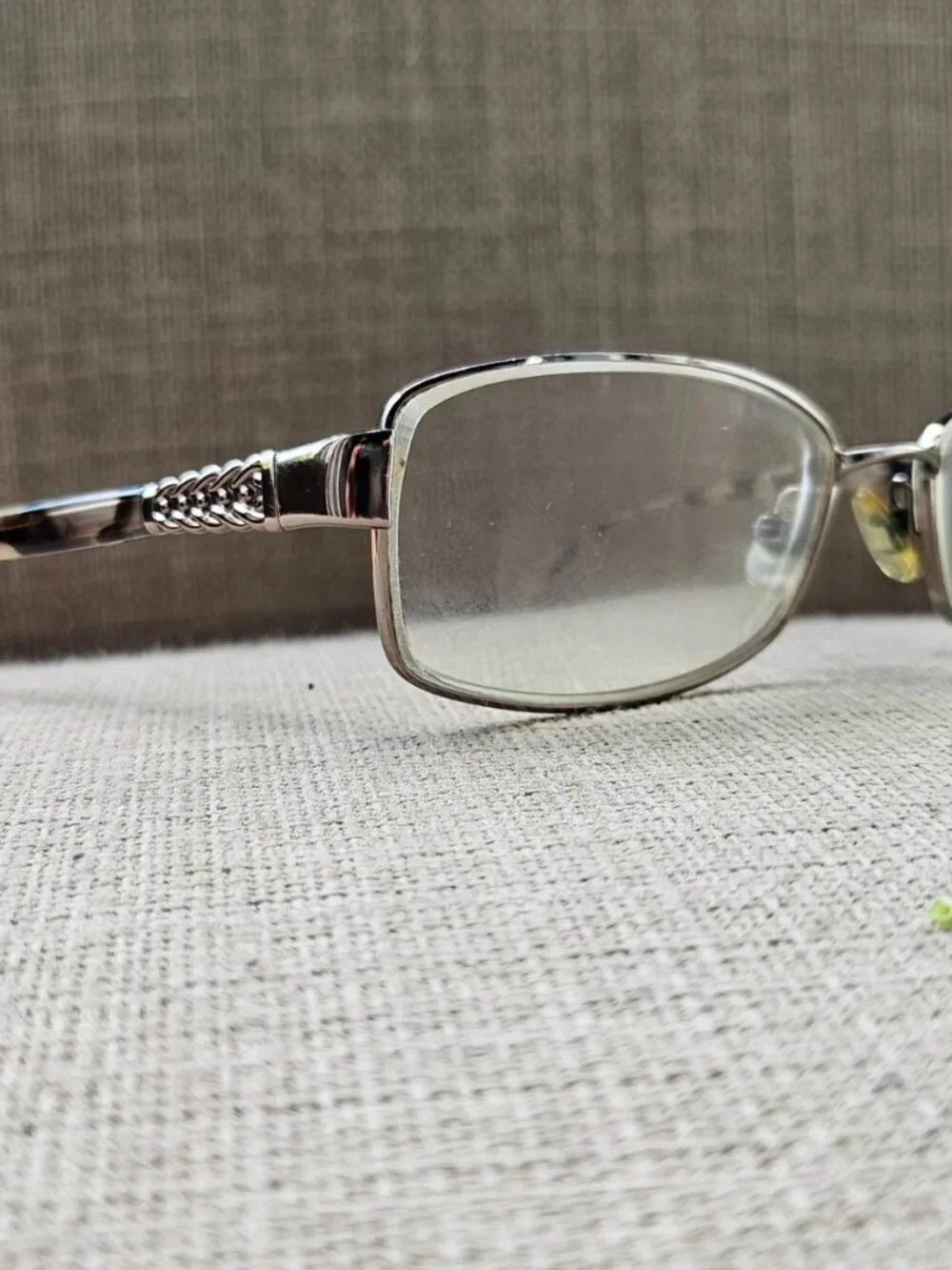Liz Claiborne Women Eyeglasses L610 ORX3 Eyewear Glasses Gold Tone Frame only